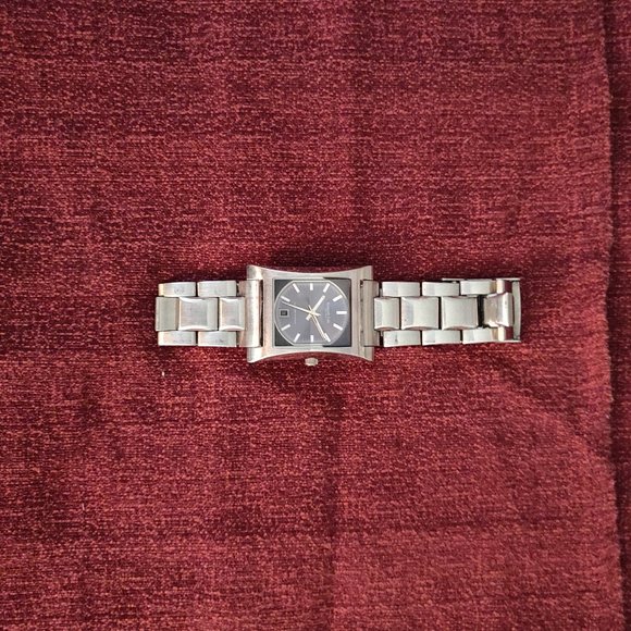 Amaze-Zing (B4) Sale!! #222 Kenneth Cole New York Watch - Picture 2 of 8